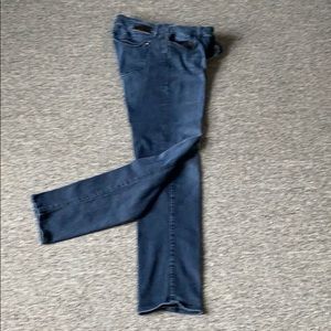 Blue jean, skinny leg/slim fit